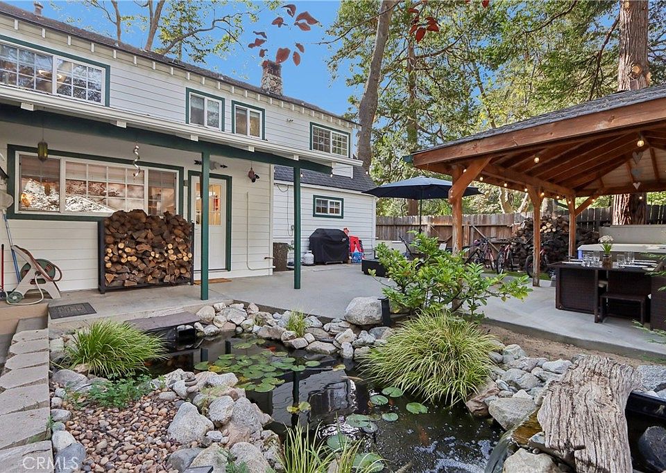 1st image of 229 Hemlock Dr