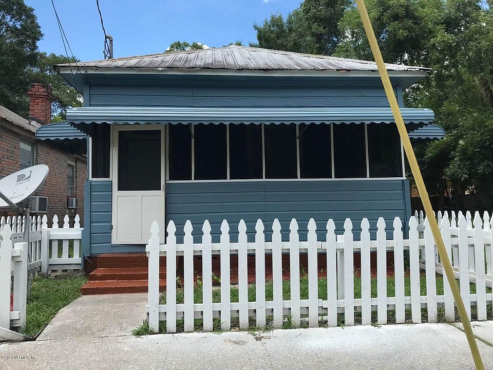1st image of 1735 W 5th St