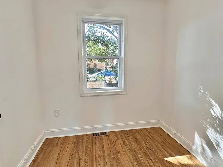 4709 Clay St NE — Photo 5