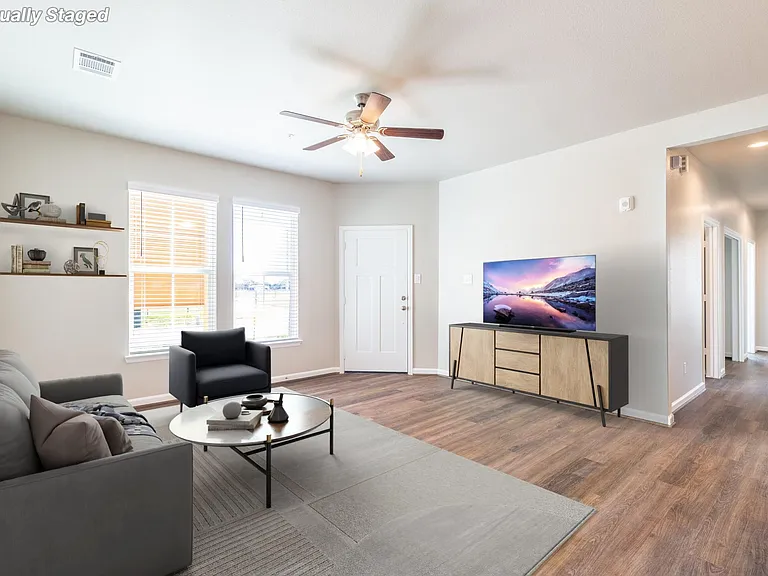 135 Park Place Cir #B — Photo 5