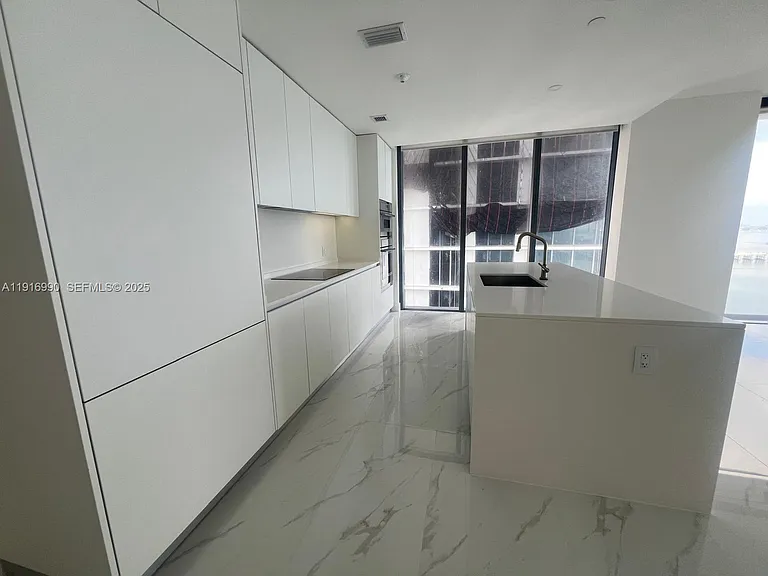 700 NE 24th St #3501 — Photo 18