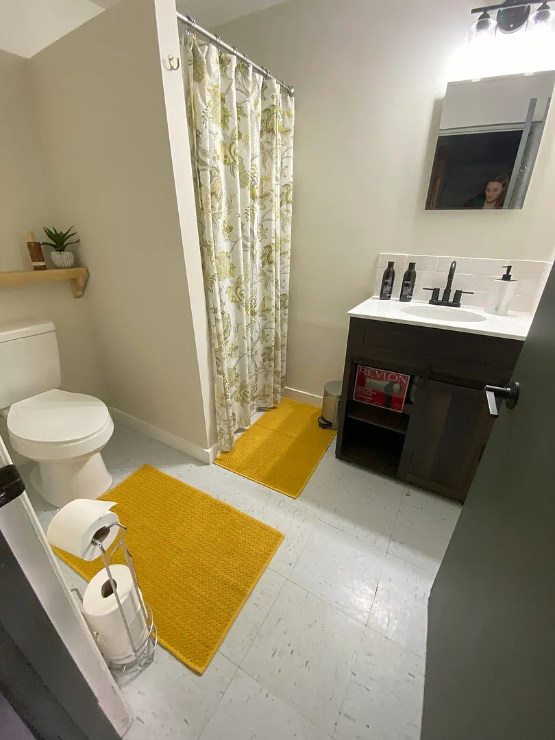 Shortpump Pet-Friendly Guest Suite with Large Rear Yard — Photo 2