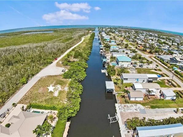 2807 Cussell Dr, Saint James City, FL 33956