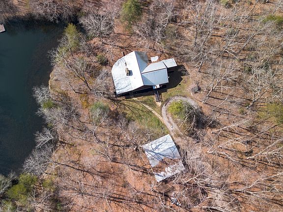 3rd image of 143 Farmers Creek Ln