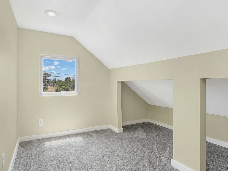 259 E Main St — Photo 11