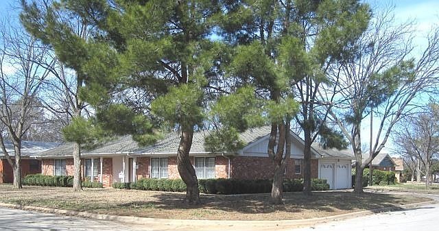 2nd image of 4821 Alamo Dr