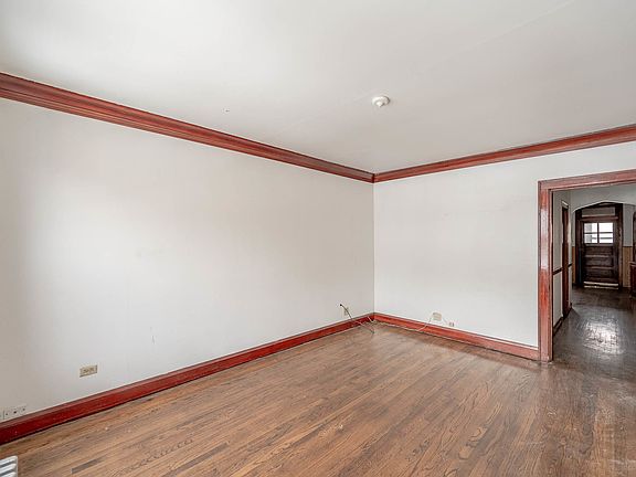 2nd image of 8352 S Mackinaw Ave