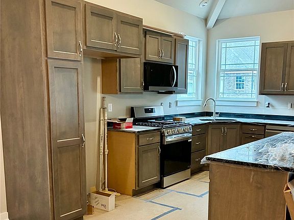 5th image of 105 Independence Dr #109A