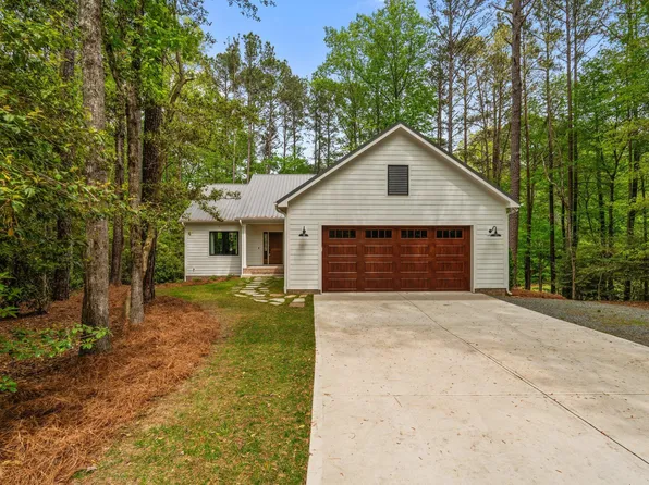1368 Ohio Ln, Sanford, NC 27332