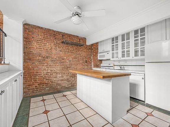 3rd image of 127 W 86th St APT 5