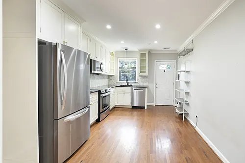 1122 K St SE Photo 1
