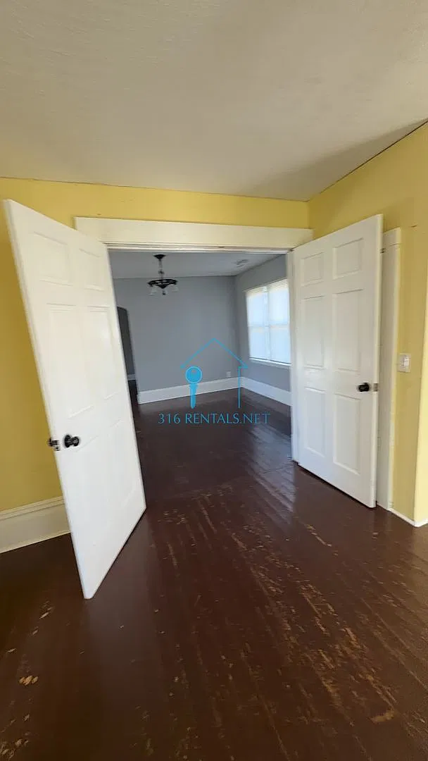 $850 - 2 bed 1 bath - Single Family Home — Photo 2