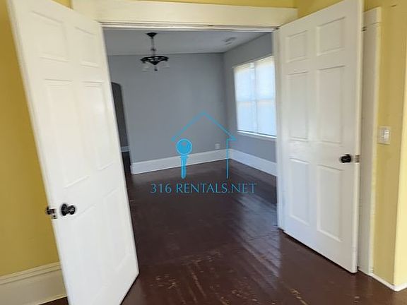 2nd image of 101 W Ragan St