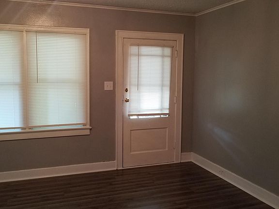 2nd image of 216 Bundy Ave