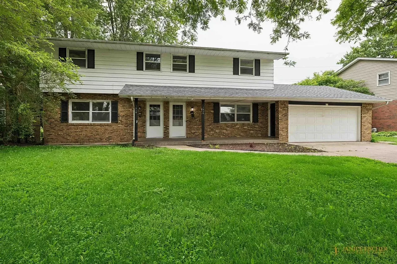3 bed, 1.5 bath, 1100 sqft, $1,850 — Photo 1