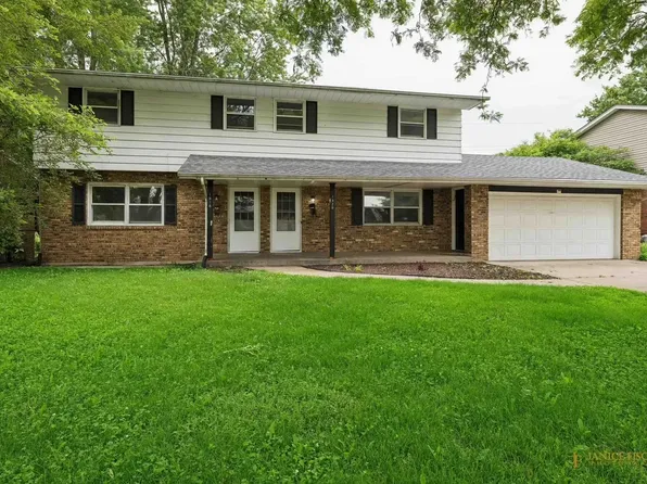 1520 Muldoon Dr, Rockford, IL 61103