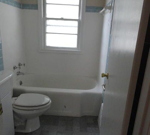 5th image of 9243 Tutwiler Ave