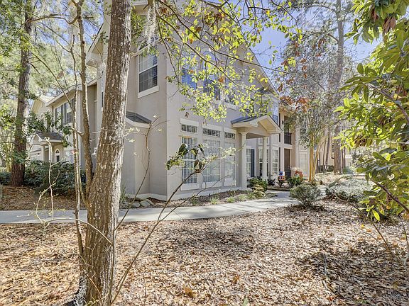 4th image of 4 Indigo Run Dr APT 3921