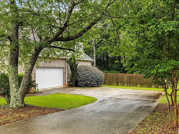 5th image of 15 Cherry Tree Ln