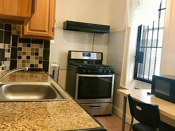 4th image of 107 W 126th St #1