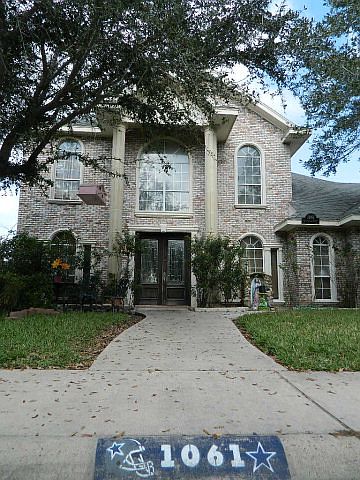 1st image of 1061 Plantation St