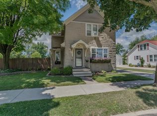 1003 Depot St, Little Chute, WI 54140