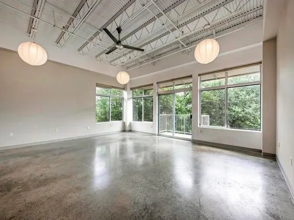 2401 E 6th St APT 3046, Austin, TX 78702