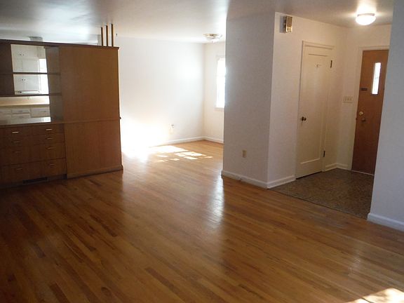 2nd image of 1205 S Grand Ave #1205