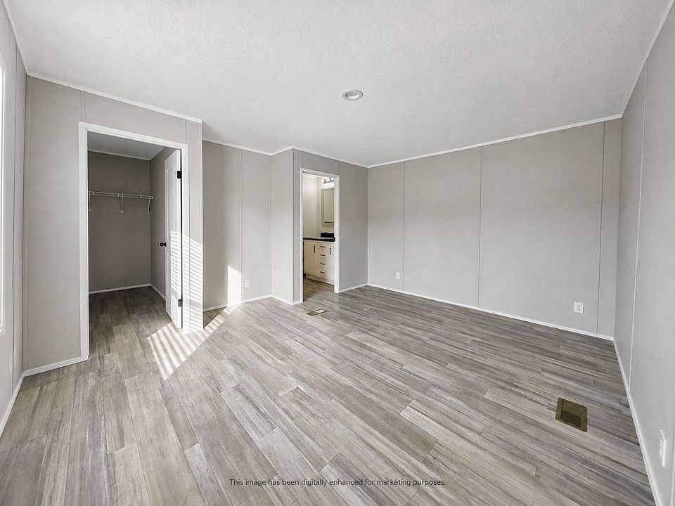 Redman Flyer 1707 E Blanchard Ave #15, Hutchinson, KS 67501 | Zillow