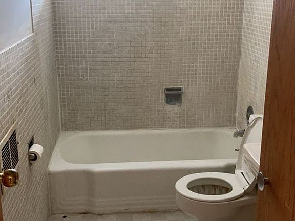 4th image of 225 Milton Ave #2H