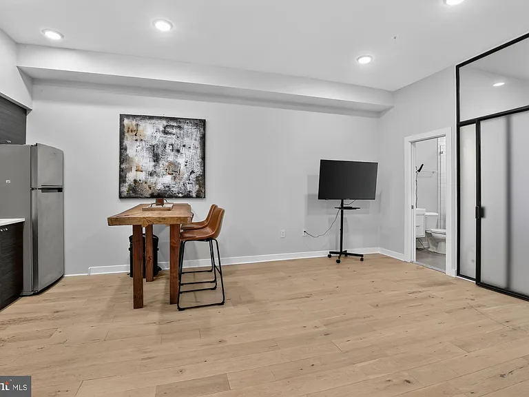 257 N 3rd St #3 — Photo 8