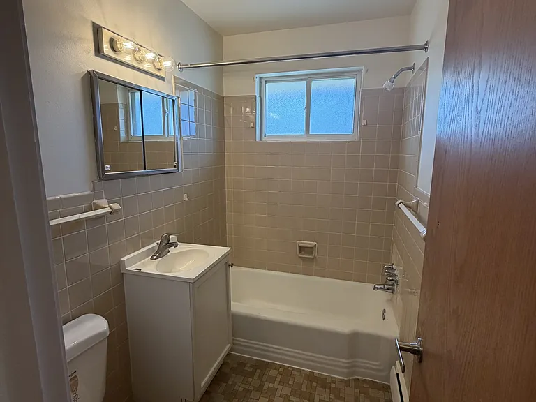 Oliver South Apartments — Photo 13