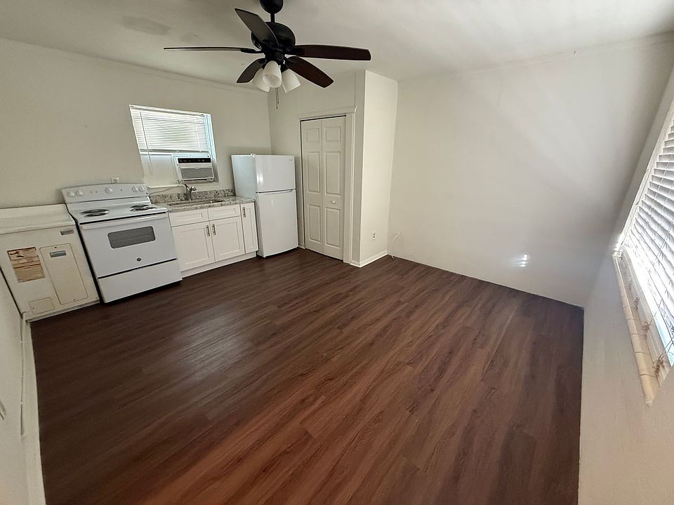 1st image of 216 Orangeview Ln APT 10