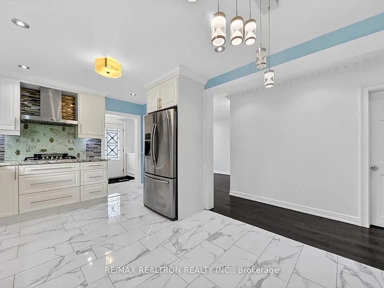 80 Waringstown Dr — Photo 8