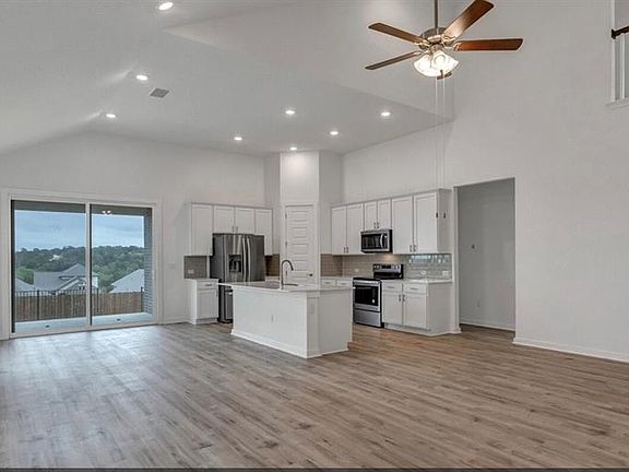 3rd image of 216 Indian Shoal Dr