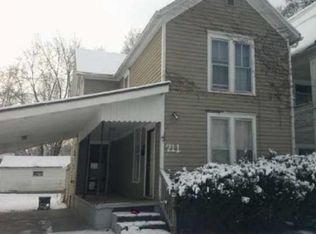 211 W Homer St, Freeport, IL 61032