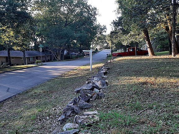 3rd image of 2601 Scenic Dr SE