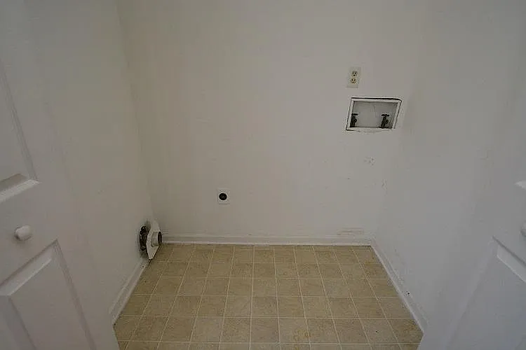 800 Fargo St #C1 — Photo 8