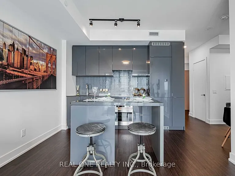 7 Grenville St #3009 — Photo 9