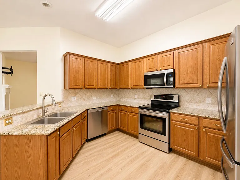 5662 Pamela Ct — Photo 10