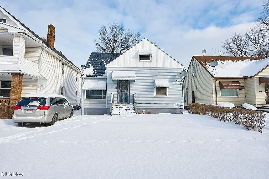 14717 Alder Ave photo 1