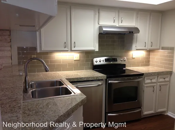 3617 Summit Bnd #A, Austin, TX 78759