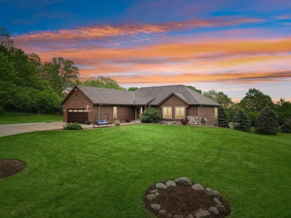 W307N8620 Laskin ROAD, North Lake, WI 53064