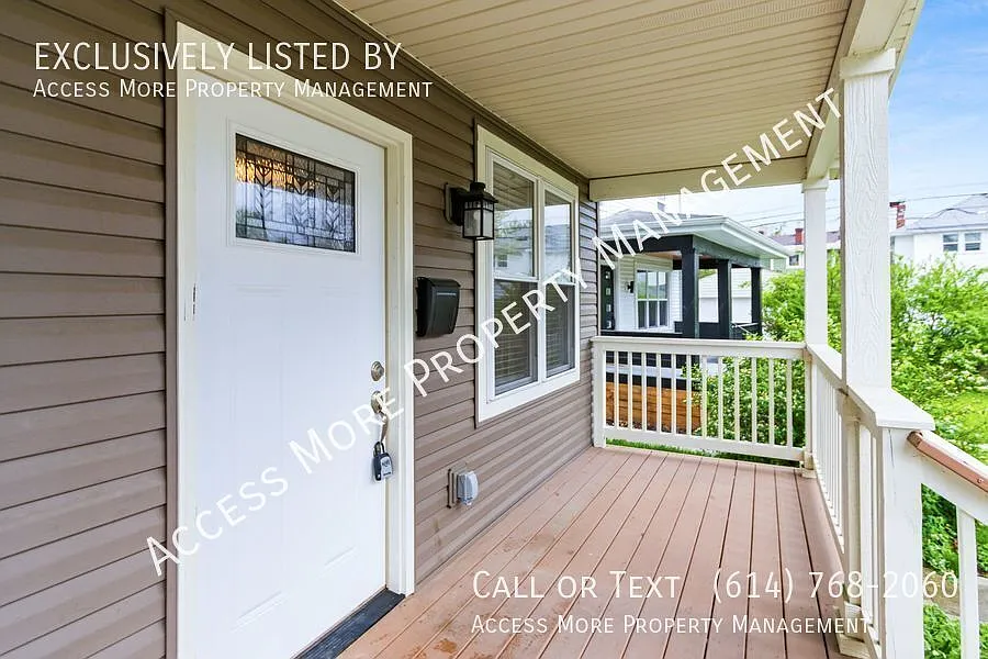 Awesome 3 Bed 1.5 Bath Duplex Off North High - Fenced Yard! — Photo 4