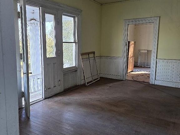 14th image of this home