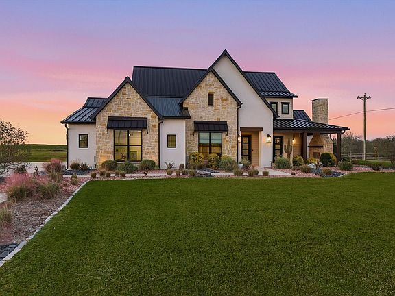 2nd image of 122 Ozro Rd