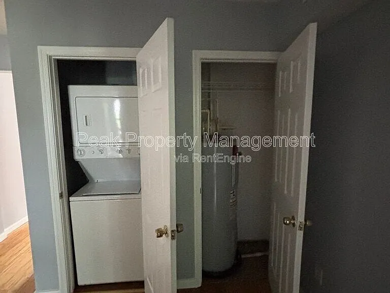 2121 W Cary St #C — Photo 3