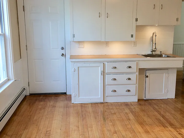 98 Walnut St #2 — Photo 3