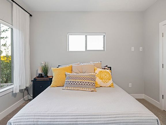 4th image of 4001 Paloma Cir #B
