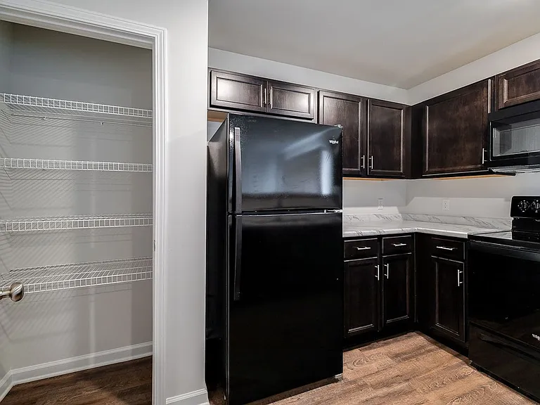 8 Red Robin Ct — Photo 11